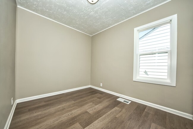 Building Photo - Section 8 Approved!! Newly Rehabbed 3 Bed ...