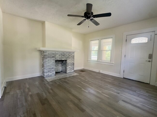 Building Photo - 3245 Boulevard Pl