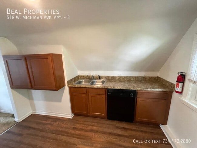 Photo - 518 W Michigan Ave Apartment