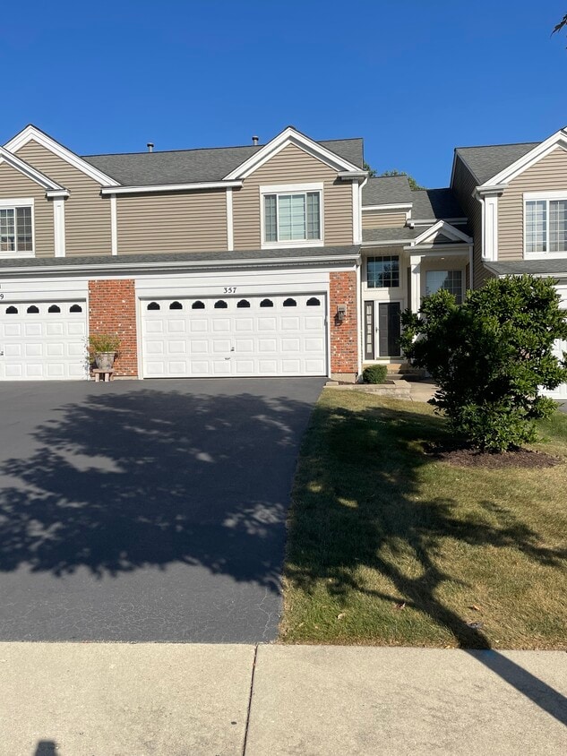 Primary Photo - 357 Persimmon Ct