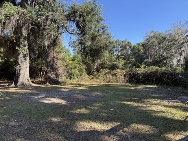 Foto del edificio - 656 NE Lake Dr