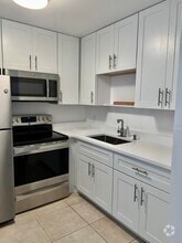 Building Photo - 2480 Lake Osborne Dr