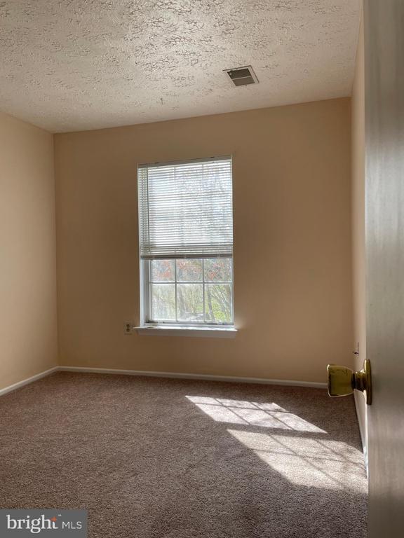 Building Photo - 2095 Edinburgh Ct