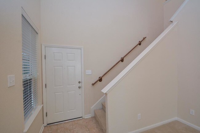 Building Photo - 3903 Calgary Cir