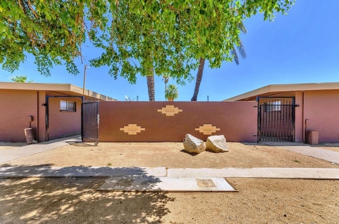 Photo - 621 N 30th Pl