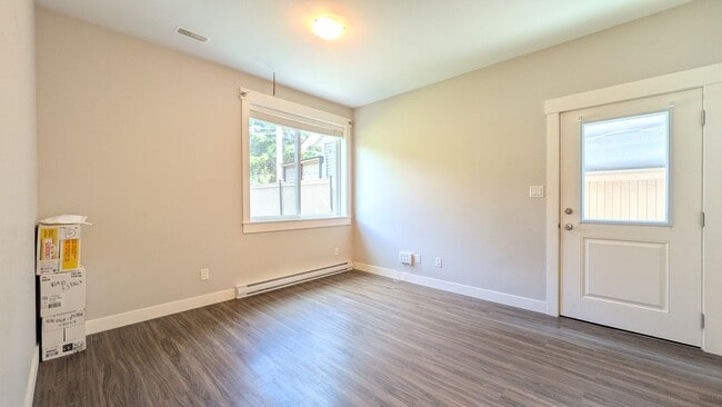 Building Photo - 65541 Skylark Dr