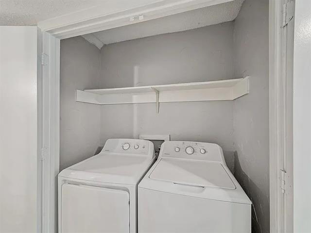 Building Photo - 1901 Kingswood Ct