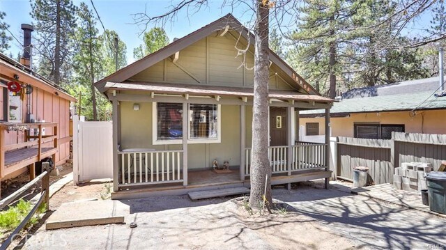 Primary Photo - 32905 Chipmunk Ln