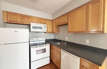 Building Photo - 563 Lowell Ave