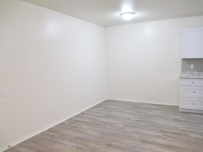 Building Photo - 10251 Maverick Dr
