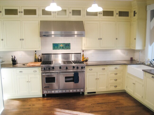 Foto del edificio - 3319 N Southport Ave