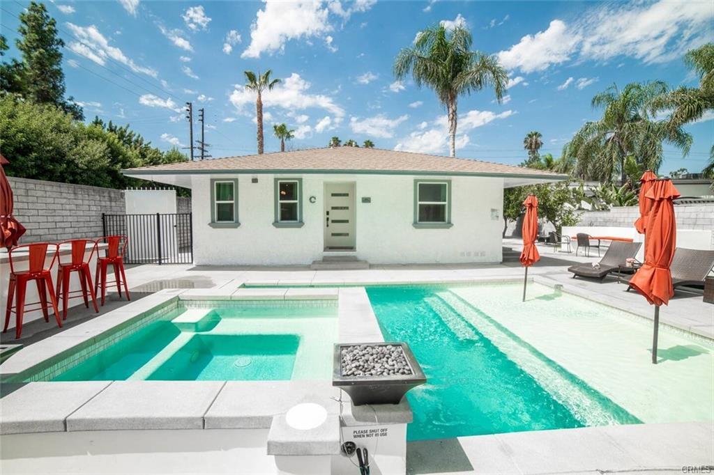 20055 Martha St, Los Angeles, CA 91367 Townhome Rentals in Los