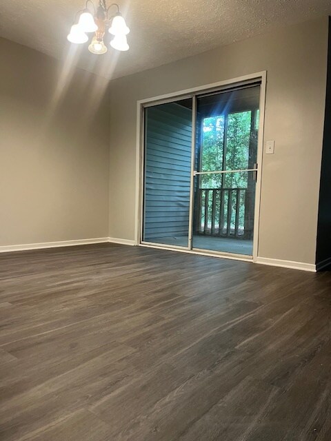 Foto del edificio - 6824 Glenridge Dr