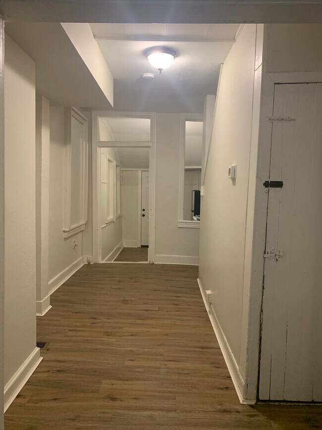Foto del edificio - Cozy 1 Bedroom House with bonus loft, yard...