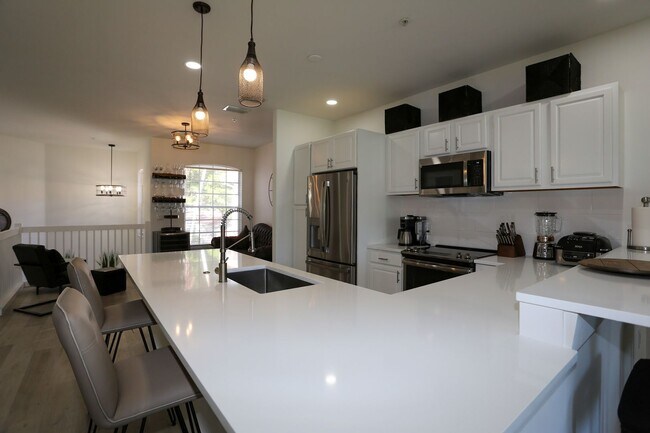 Building Photo - ***PELICAN MARSH***FURNISHED SEASONAL RENTAL***3 BED/2 BATH CONDO***GOLF COURSE VIEW*