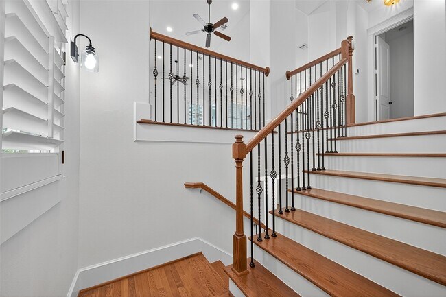 Foto del edificio - 1042 W 25th St