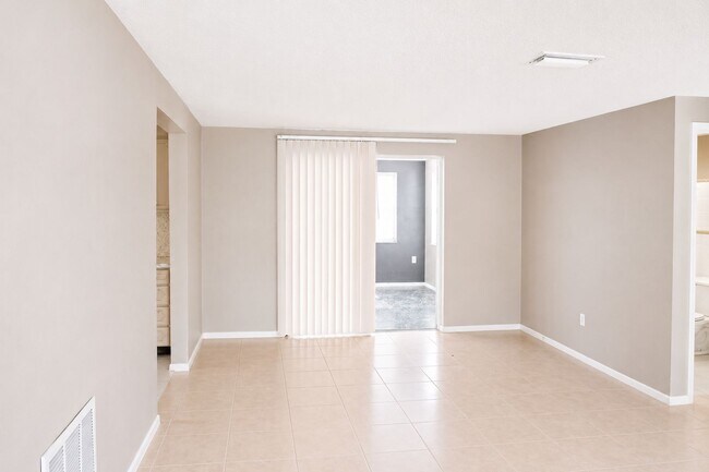 Building Photo - 4080 Redwing Dr