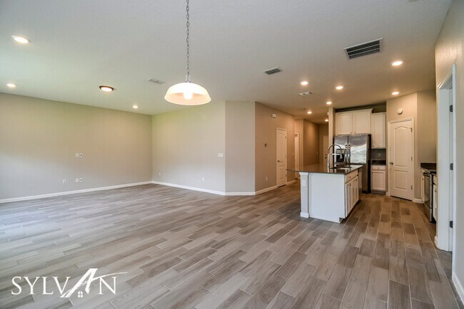 Building Photo - Don't miss out on the opportunity to live ...