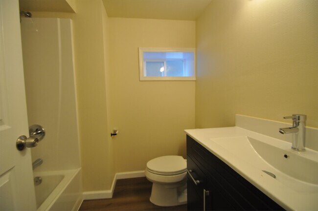 Foto del edificio - 5214 1/2 15th Ave NE