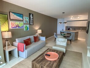 Building Photo - 4011 S Ocean Dr