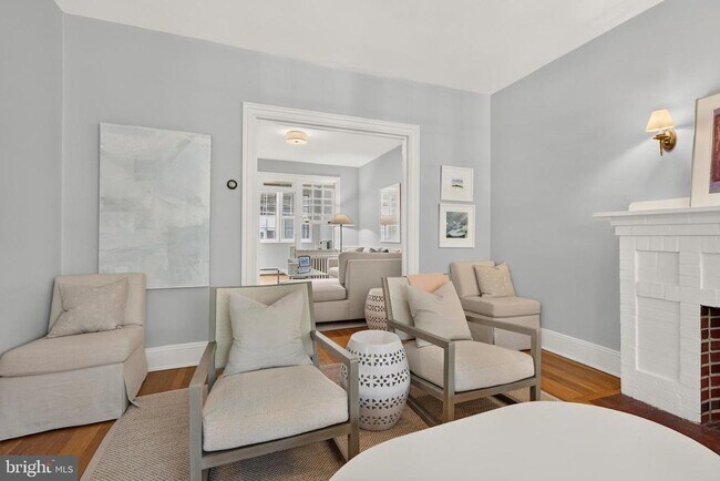 Foto del edificio - 3822 Beecher St NW