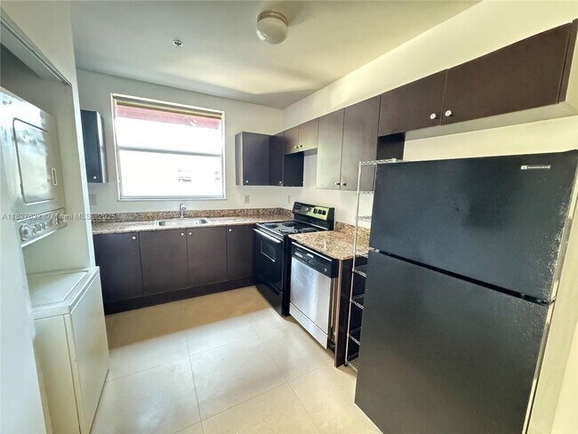 Foto del edificio - 529 NE 62nd St