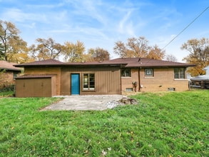 Building Photo - 1005 Barthelme Ave
