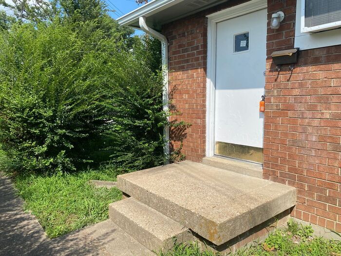 Primary Photo - 2 Bedroom Apartment Near Downtown