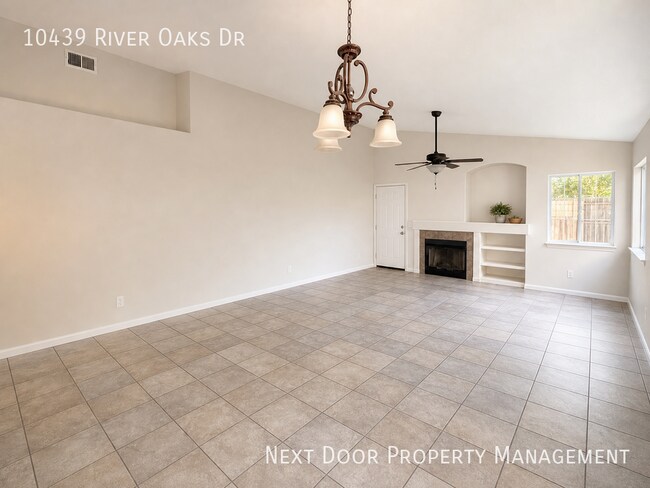 Foto del edificio - 10439 River Oaks Dr