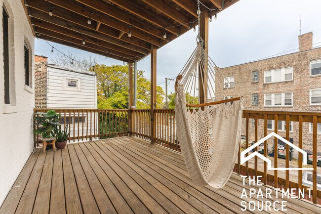 Foto del edificio - 3109 W Augusta Blvd