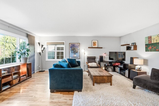 Building Photo - Charming SE Portland Bungalow with Dreamy Backyard Retreat & Stylish Updates