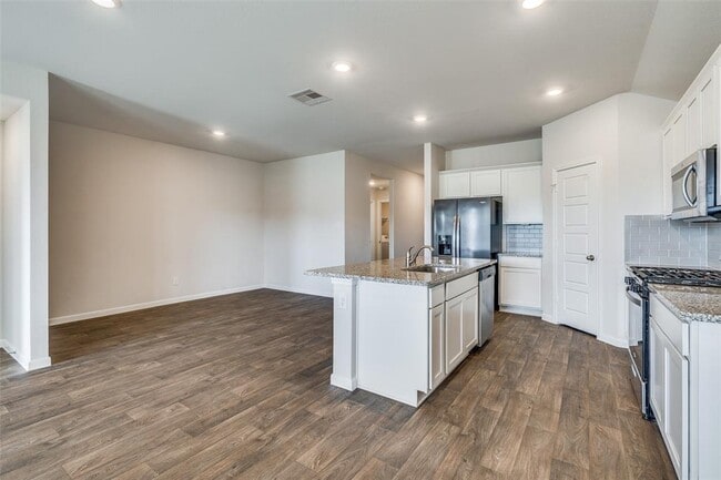 Building Photo - 415 Abbey Ln