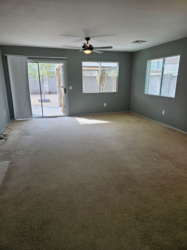 Foto del edificio - 3 bedroom 2 bath home in Apache Junction