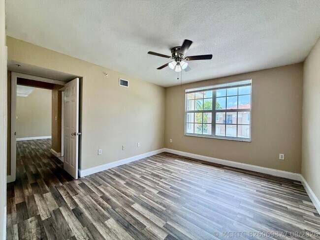 Building Photo - 15095 Michelangelo Blvd