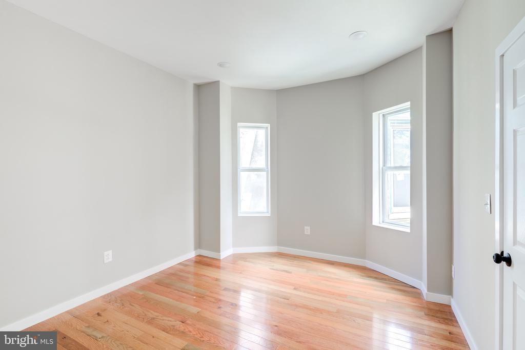 Foto principal - 5117 Kingsessing Ave