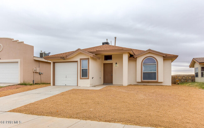 Building Photo - 7329 Mesquite Flor Dr