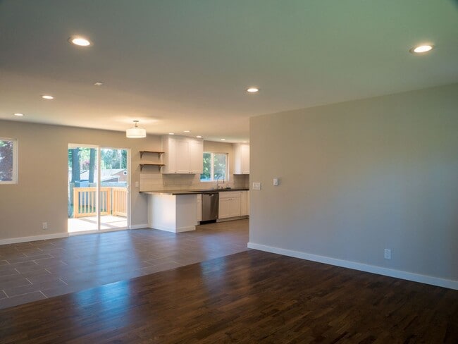 Building Photo - 3Bd/1Ba Edmonds House