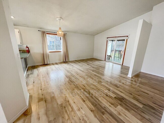 Foto del edificio - 9215 W Preece St