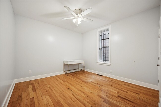 Foto del edificio - 1703 W Montgomery Ave