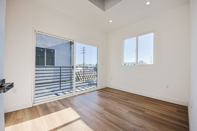Foto del edificio - 11443 Hatteras St