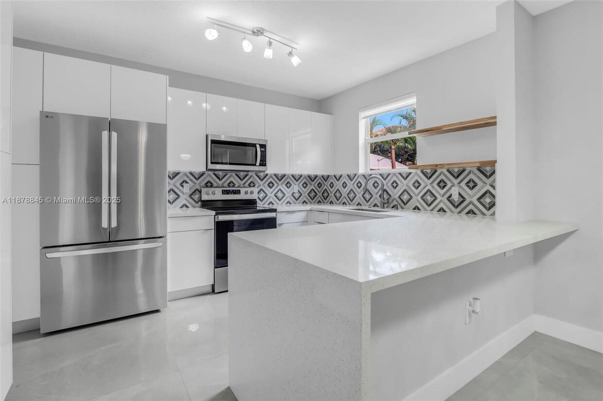 Foto principal - 801 NW 134th Ave