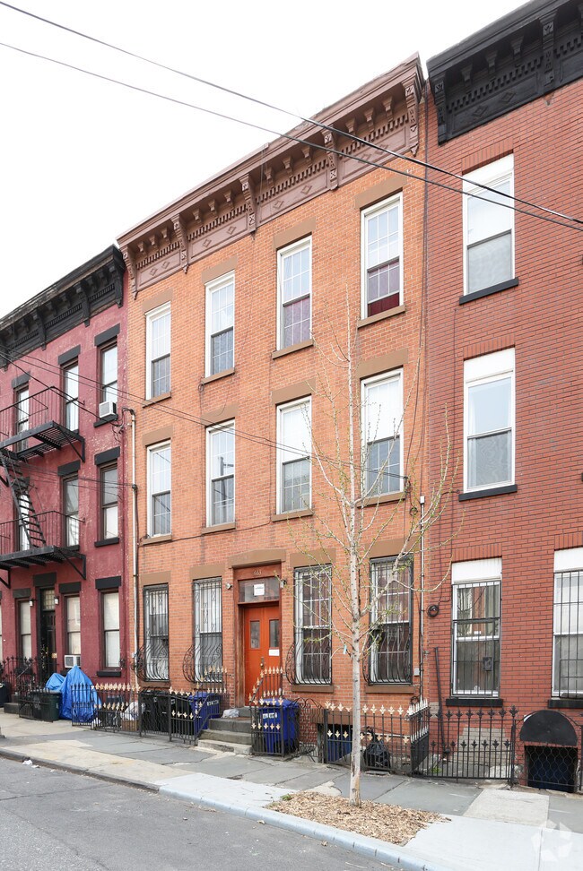 Foto del edificio - 663 Henry St