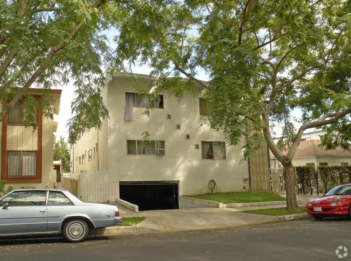 Foto del edificio - 1142 N Fuller Ave