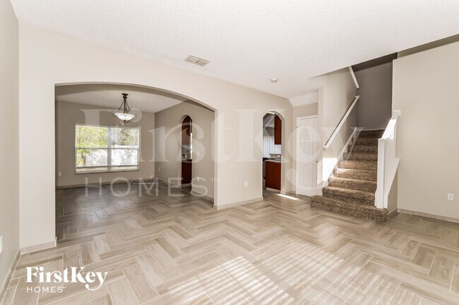 Foto del edificio - 654 Parakeet Ct