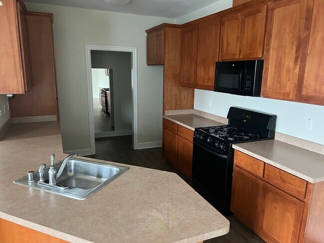 Foto del edificio - 2 Bedroom 1 Bath Duplex