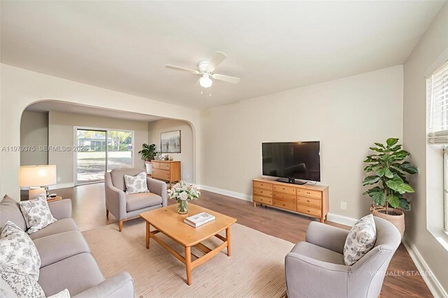 Foto del edificio - 5227 Adams Rd