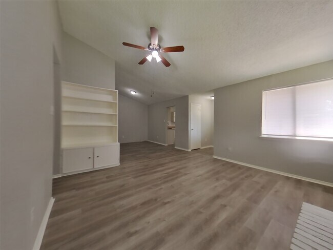 Foto del edificio - 6329 Porterway Dr