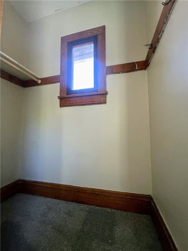 Foto del edificio - 1051 Monroe Ave