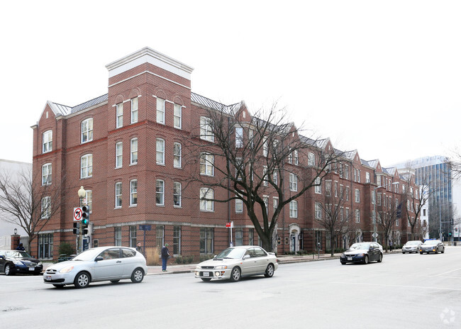 Building Photo - Greek Townhouse Row