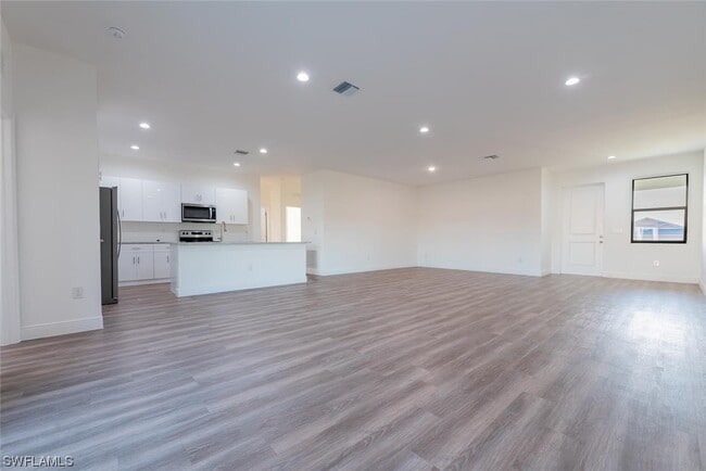 Building Photo - 8014 Sunrise Cir